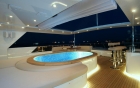 tatiana_piscine-sur-yacht-luxueux-360-luxuryservices