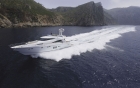 L’ECUREUIL, FAIRLINE SQUADRON - vue du bateau en pleine vitesse - location, 360° luxury services