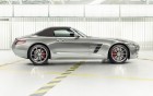 Mercedes-Benz SLS AMG Roadster - profil - voiture de luxe à louer sur 360° luxury services