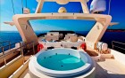 ACCAMA, Azimut - Sundeck et Jacuzzi